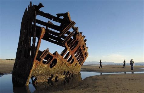 old shipwreck on oregon coast